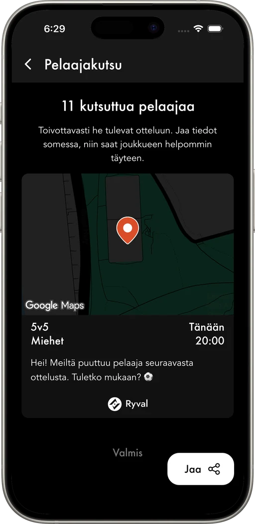 Kasaa porukka kentän läheltä ja saa joukkue täyteen.